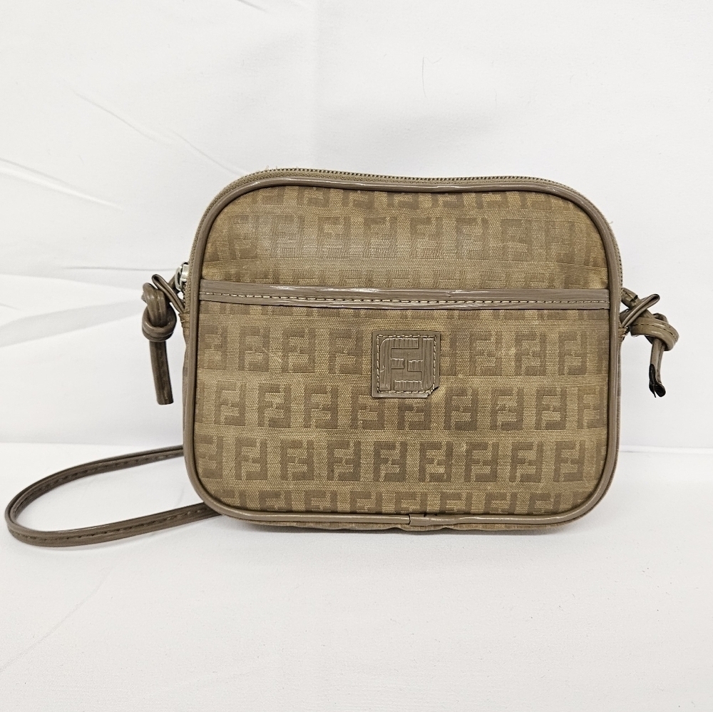 Fendi Zucchino Vintage Vinyl And PVC Crossbody Bag In Tan And Brown - Picture 3 of 13